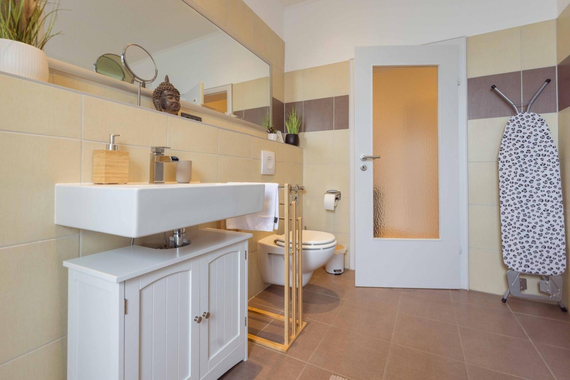 הוף Schillerapartment Hof, Kueche, 24H Digital-Checkin, Parkplatz, Wlan250Mbit מראה חיצוני תמונה