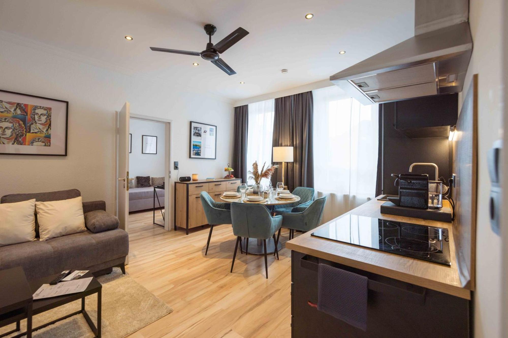 הוף Schillerapartment Hof, Kueche, 24H Digital-Checkin, Parkplatz, Wlan250Mbit מראה חיצוני תמונה