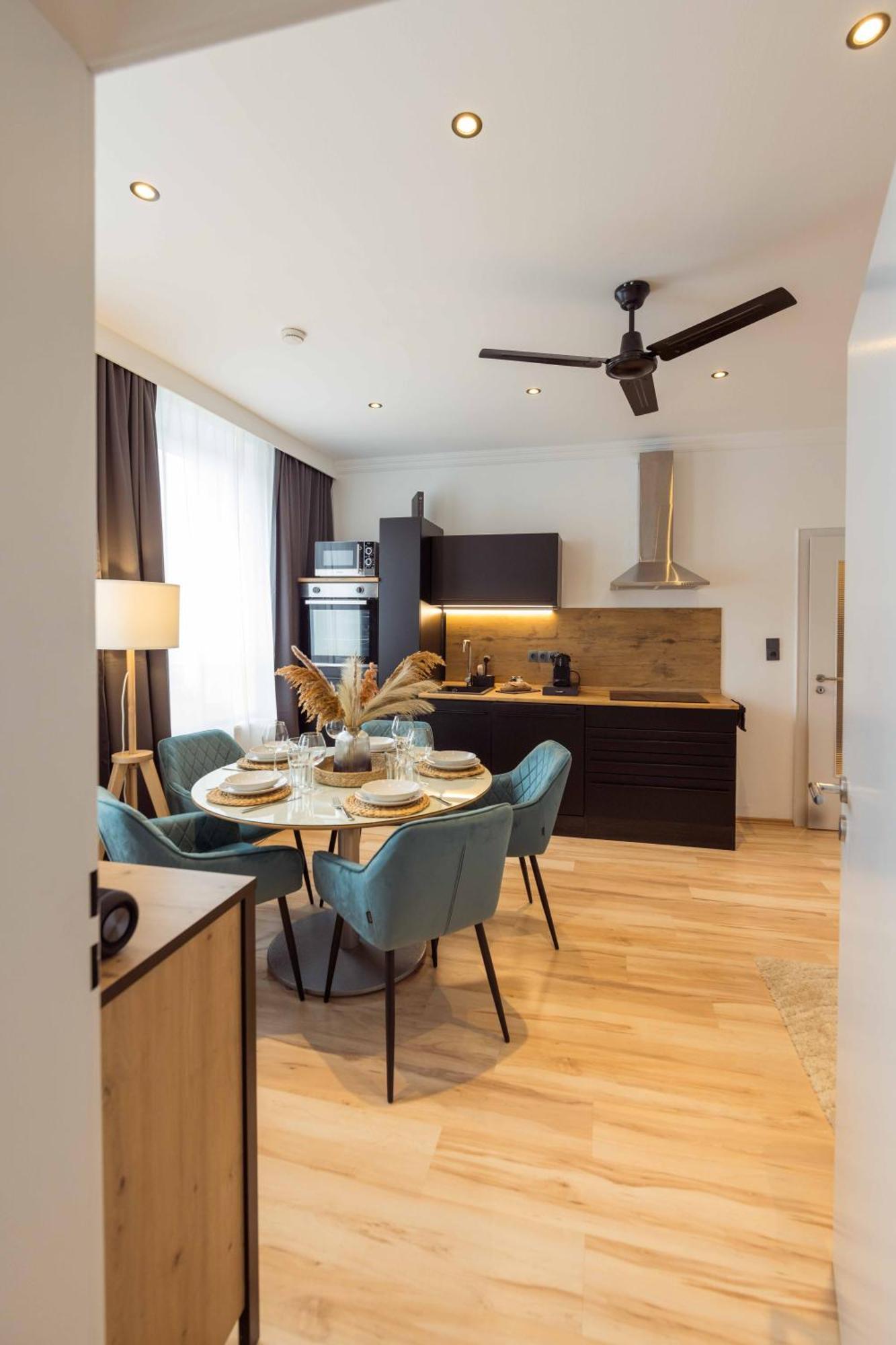 הוף Schillerapartment Hof, Kueche, 24H Digital-Checkin, Parkplatz, Wlan250Mbit מראה חיצוני תמונה